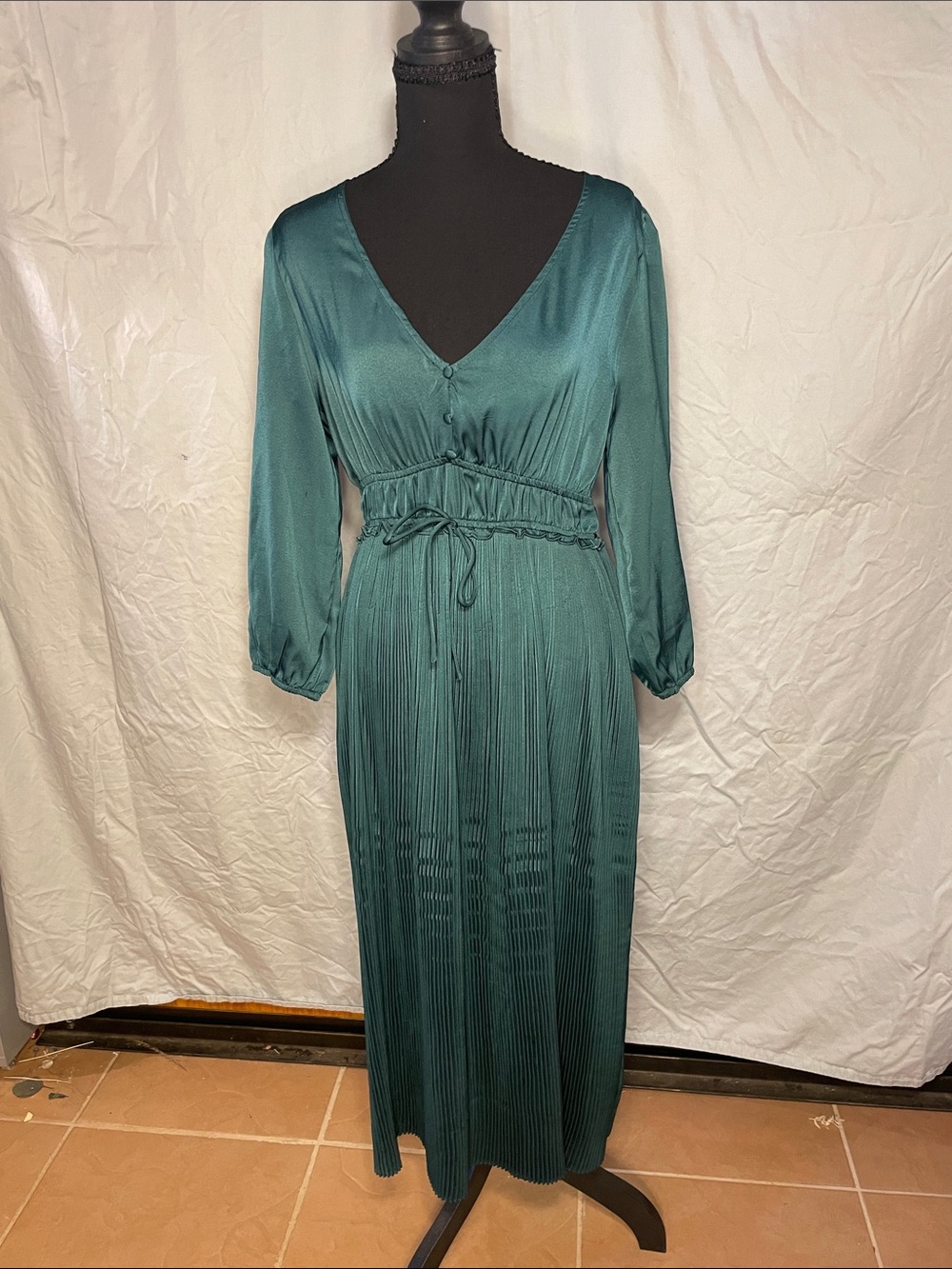 Baltic Born Emerald Green V-Neck Midi Dress with Waist Tie